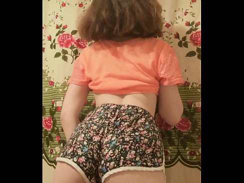 ❤️ Sexet ung babe laver en striptease ved at filme sine shorts på kamera ️❌ Porno at da.kenhdammy.top ❌️